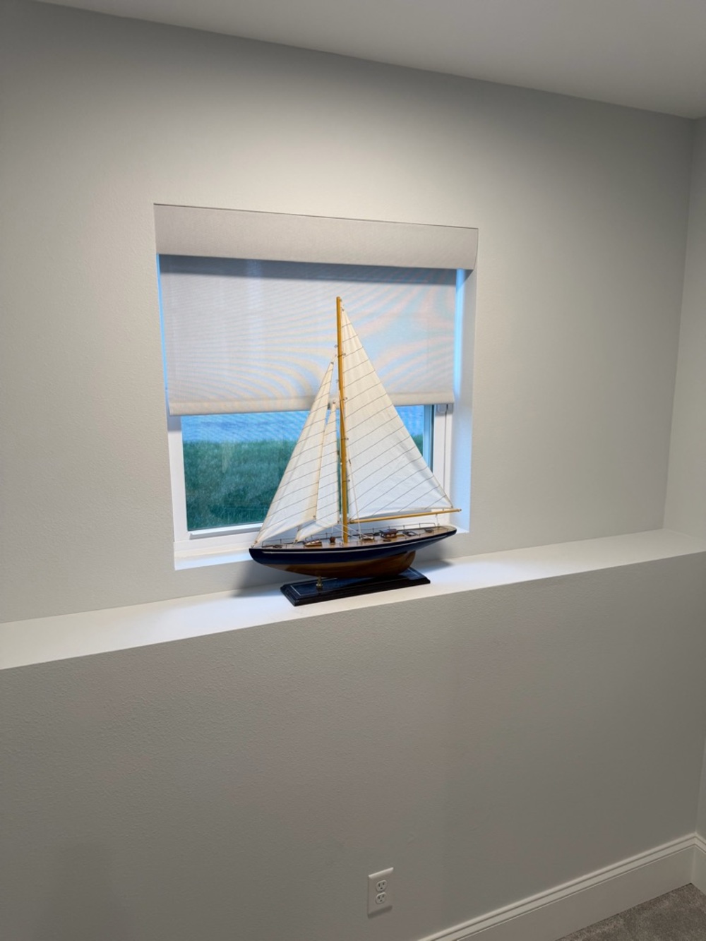 Classic Wooden Model Sailboat with White Sails - Picture 2 of 3